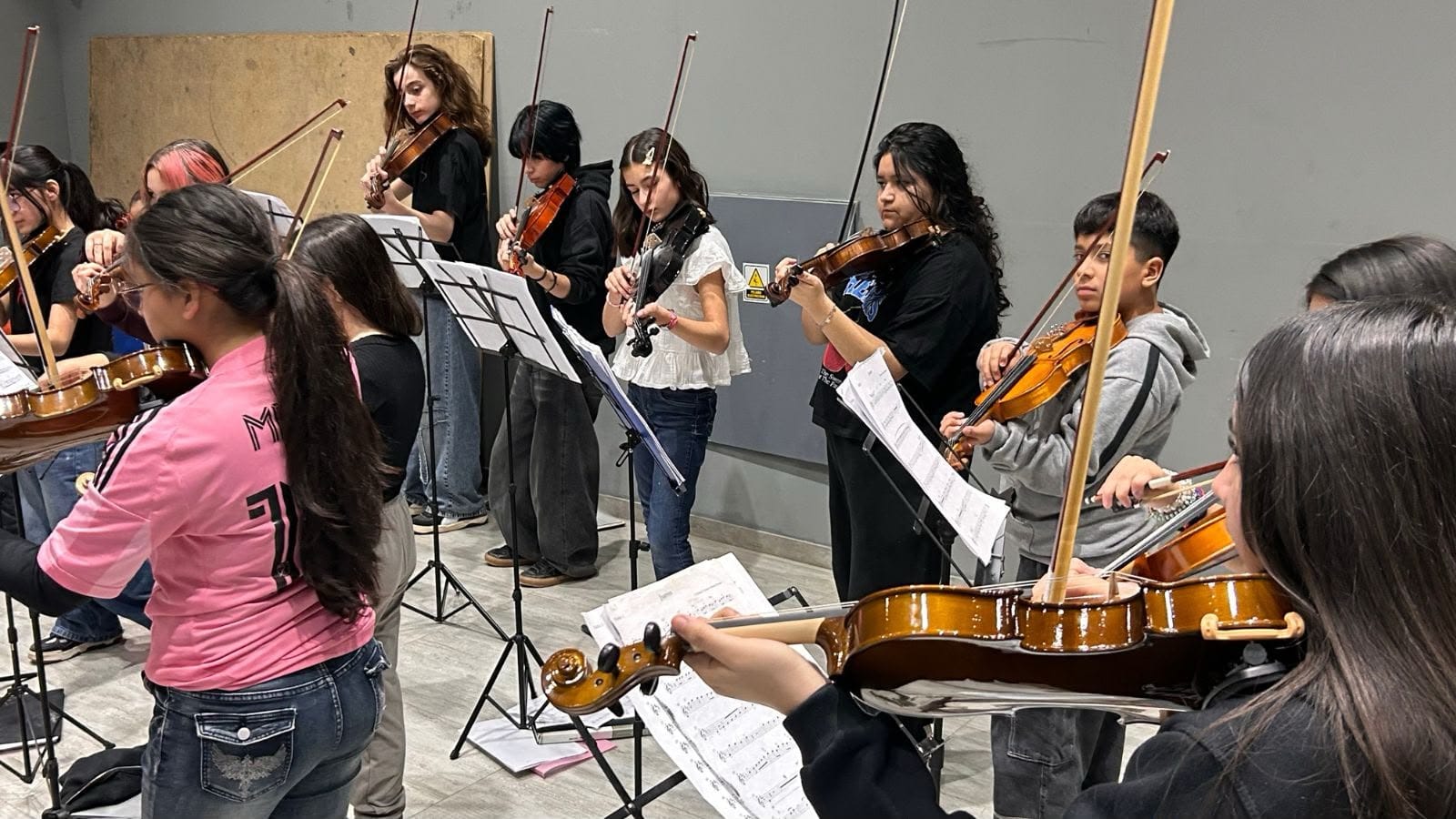 La Orquesta Típica de Caleta Olivia recibió una capacitación del reconocido músico Ramiro Gallo