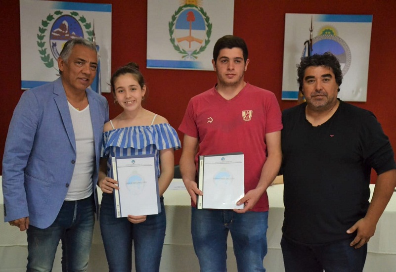 Soloaga entregó becas y resaltó el nacimiento de una nueva Argentina