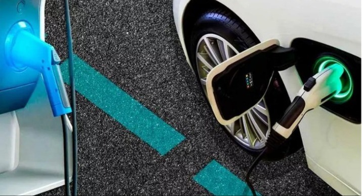 Vehículos eléctricos: crece la demanda mundial, pero faltan redes de carga