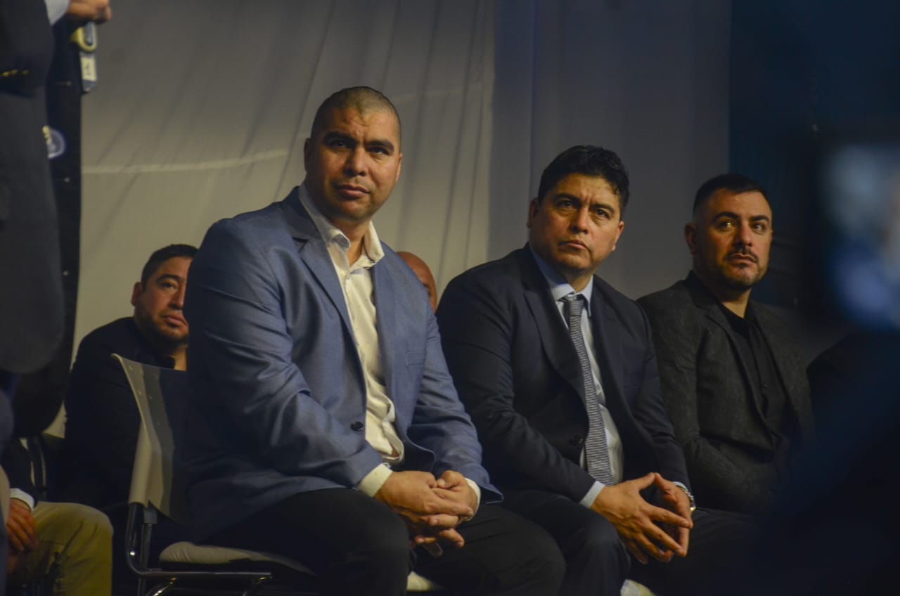 Piñón Fijo hizo vibrar el Complejo Deportivo Municipal junto a las familias caletenses 