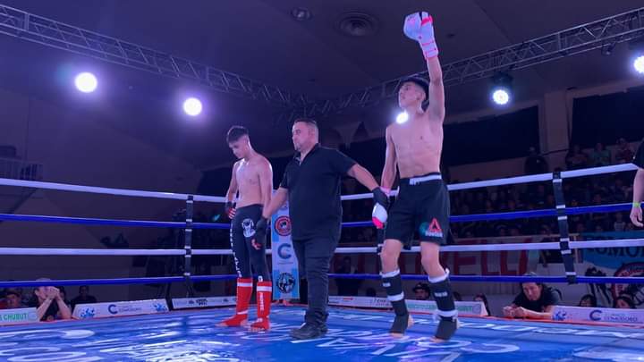 Mano a mano con Iván Poblette: el nuevo campéon patagónico de kickboxing juvenil