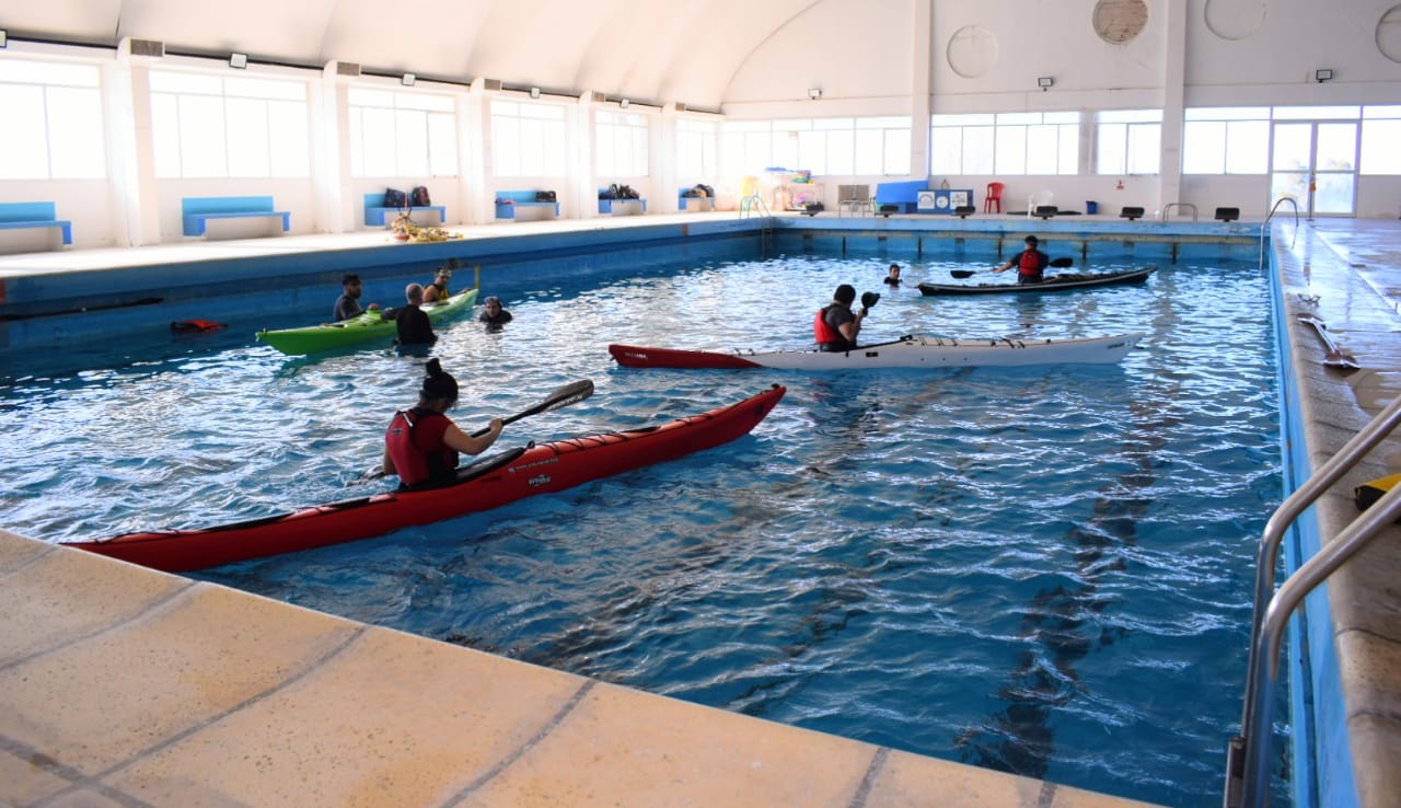 Curso de Kayak en el natatorio municipal