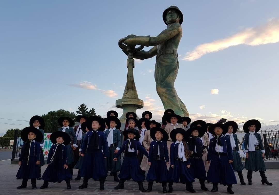 Profesor de malambo pide 
