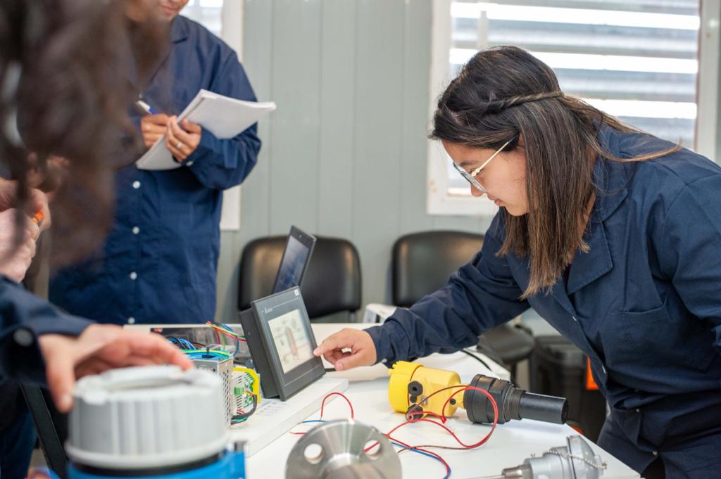 Empezó la inscripción para los cursos avanzados de Educación Técnico Profesional de Fundación YPF