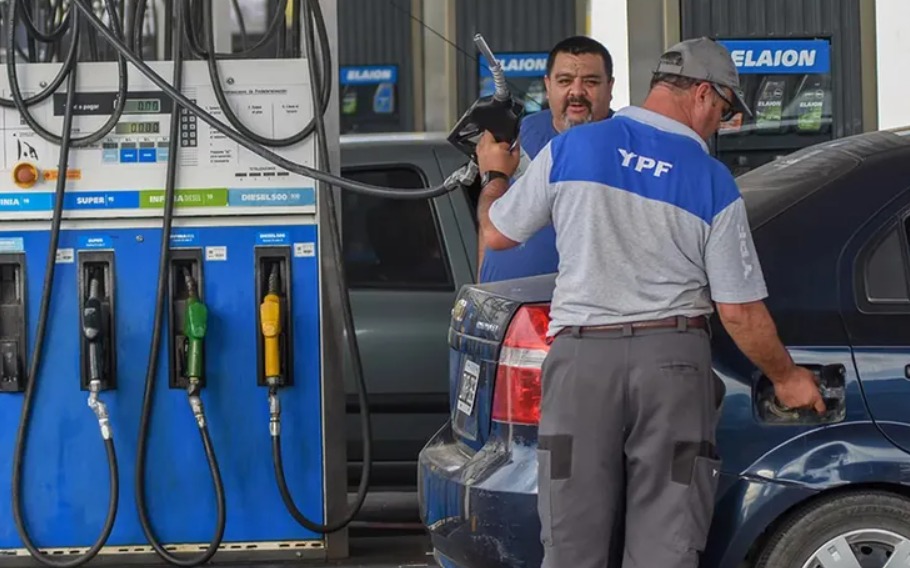 Refinerías aseguraron que el abastecimiento de combustible se irá normalizando