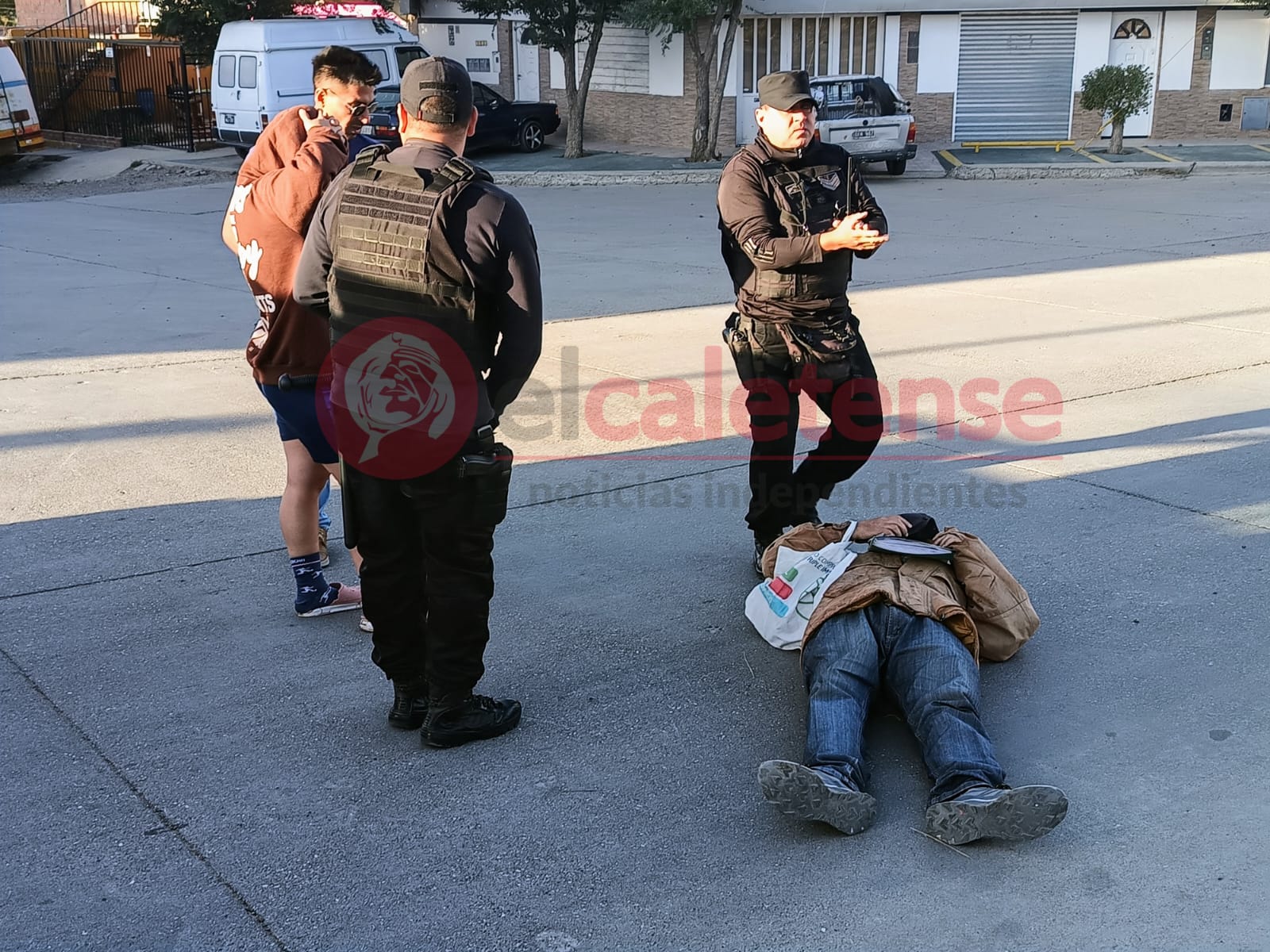 Acusó a una niña de robar un celular y la amenazó por audios de WhatsApp
