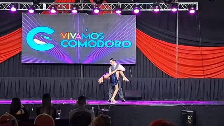 Talento caletense: Juan Regensburger y Antonella Quiroga campeones patagónicos del Tango BA 