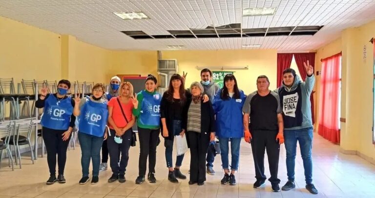 La CTA Autónoma junto a La Josefina repartieron 350 kilos de pescado en la Zona Norte de Santa Cruz