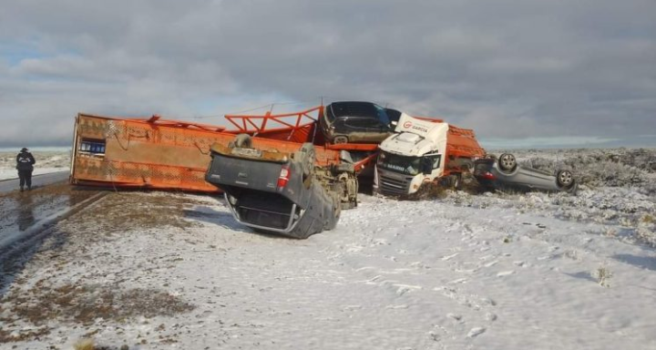 Accidente en Ruta Nacional N° 3: Volcó un camión 