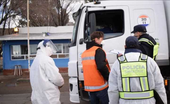 Sin excepción: el Ministerio de Trabajo y el de Producción informan que si un trabajador tiene síntomas de covid 19 debe ser aislado y sus compañeros también