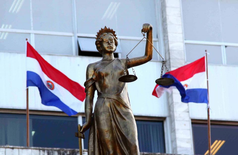 Mujer de nacionalidad paraguaya denuncia a su ex pareja Caletense de no dejar ver a su hijo de 7 años 