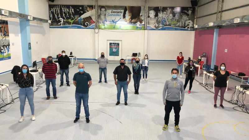 Cotillo y sus funcionarios atendieron a los aislados por teléfono desde el Centro de Monitoreo