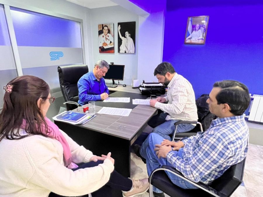 Servicios Públicos y la empresa YPF firmaron convenio de cooperación mutua    