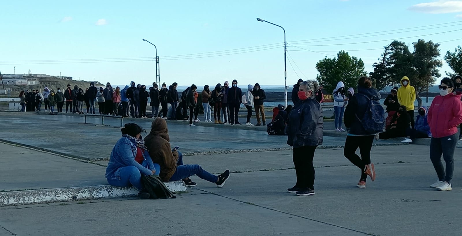 Caleta Olivia puso a disposición mil dosis de la vacuna de Pfiser para adolescentes de 16 y 17 años