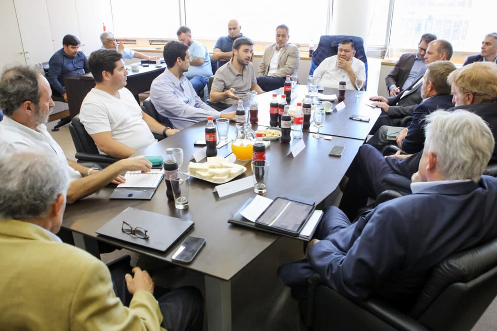 Ávila convocó a las petroleras para garantizar el plan de inversiones