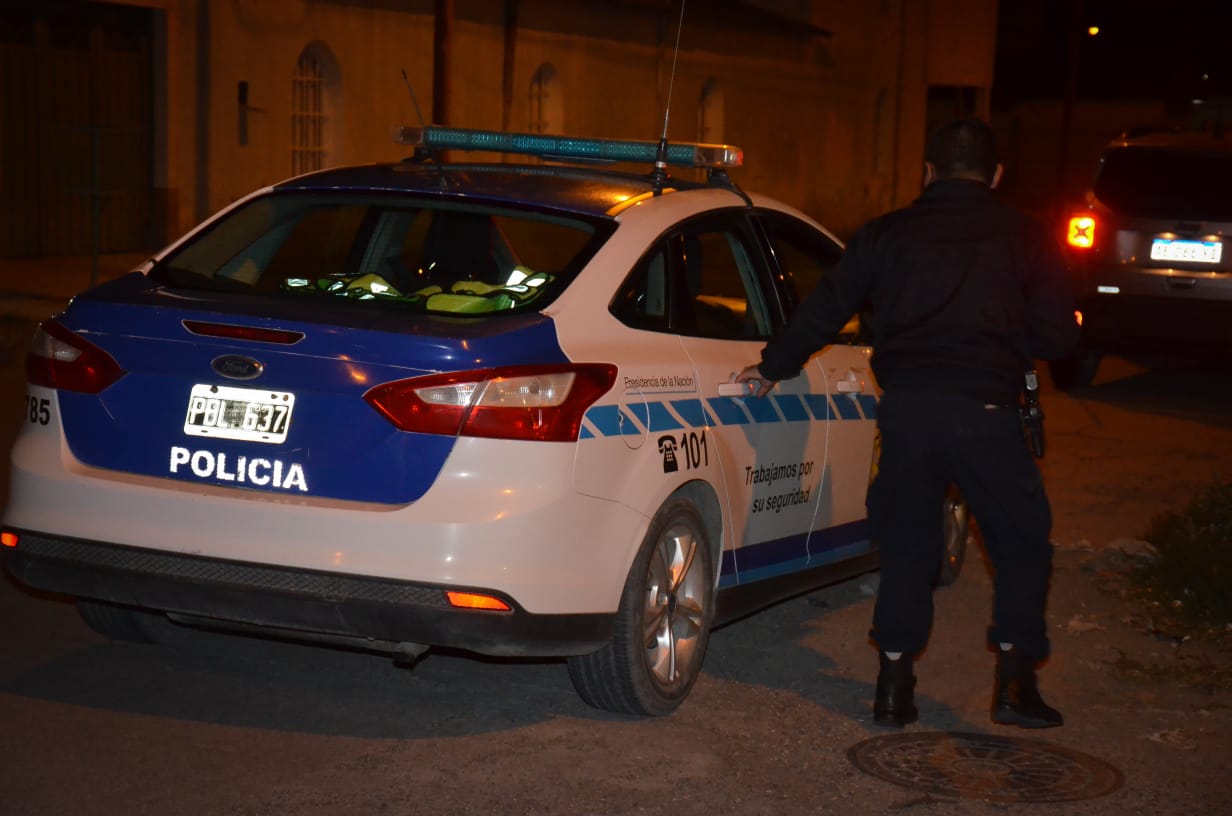 Hallaron a un hombre con golpes en la cabeza y rostro en Pico Truncado: fue derivado al Hospital Zonal  