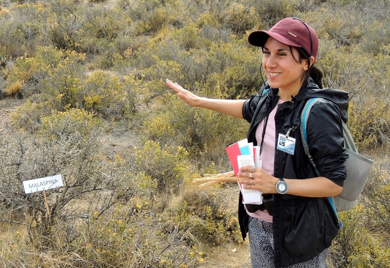 Turismo: en interesante caminata guiada se observaron especies autóctonas de flora local