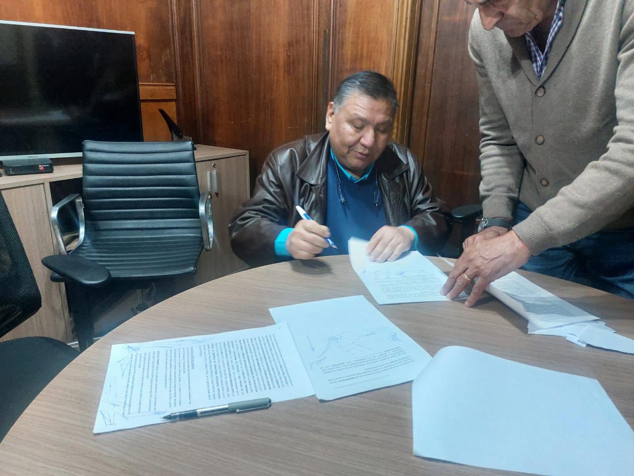 Jorge Ávila logra nueva recomposición salarial para los petroleros