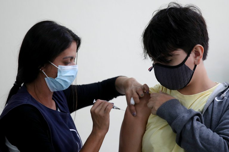 Inmunidad híbrida: si tuviste COVID-19 y te vacunaste tenés una alta protección