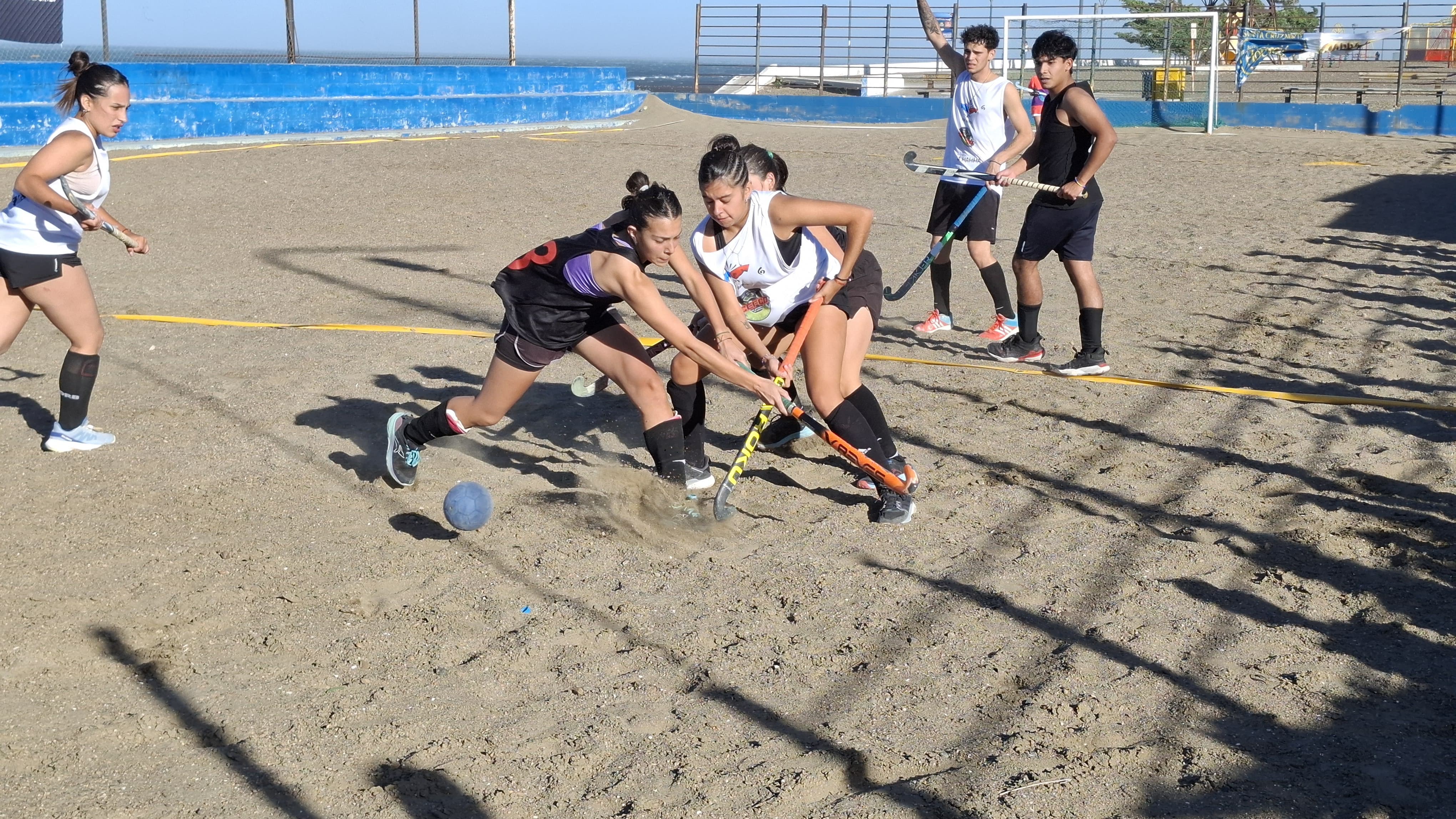Juegos de Verano 2025: Torneo de beach hockey reunió a 18 equipos esta edición 