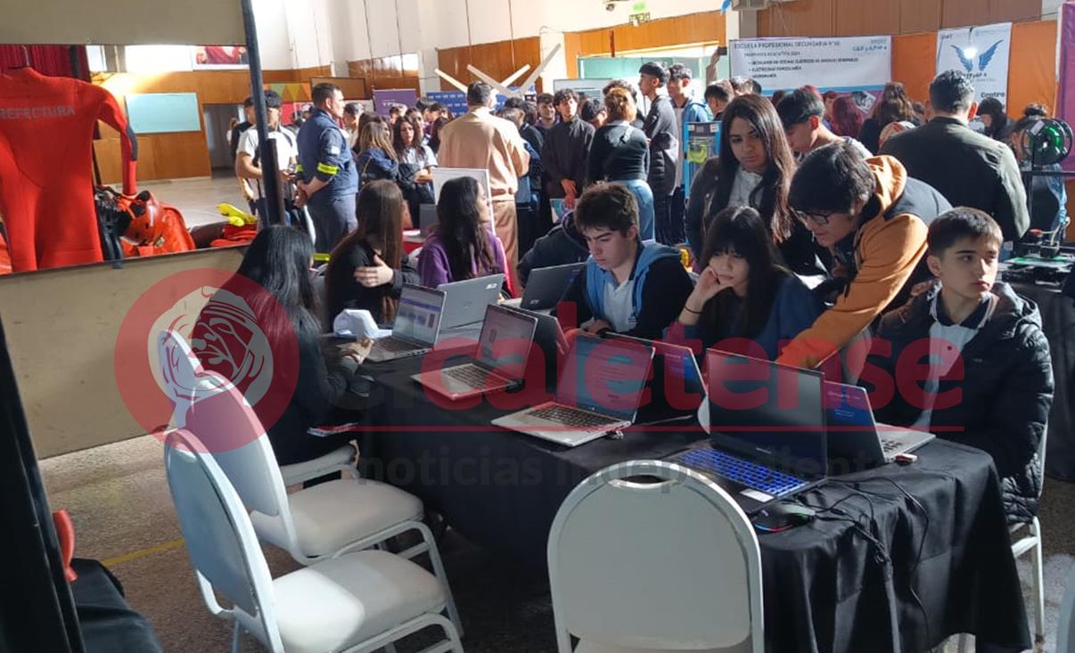 Con amplia participación comenzó la Expo Liderar Jóvenes