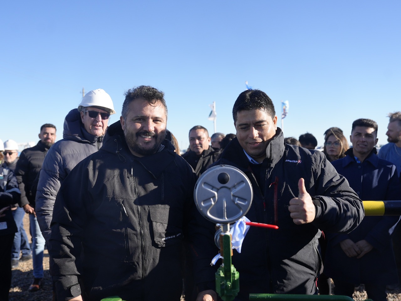 Vidal puso en marcha el acueducto que mejorará el caudal de agua para Caleta Olivia
