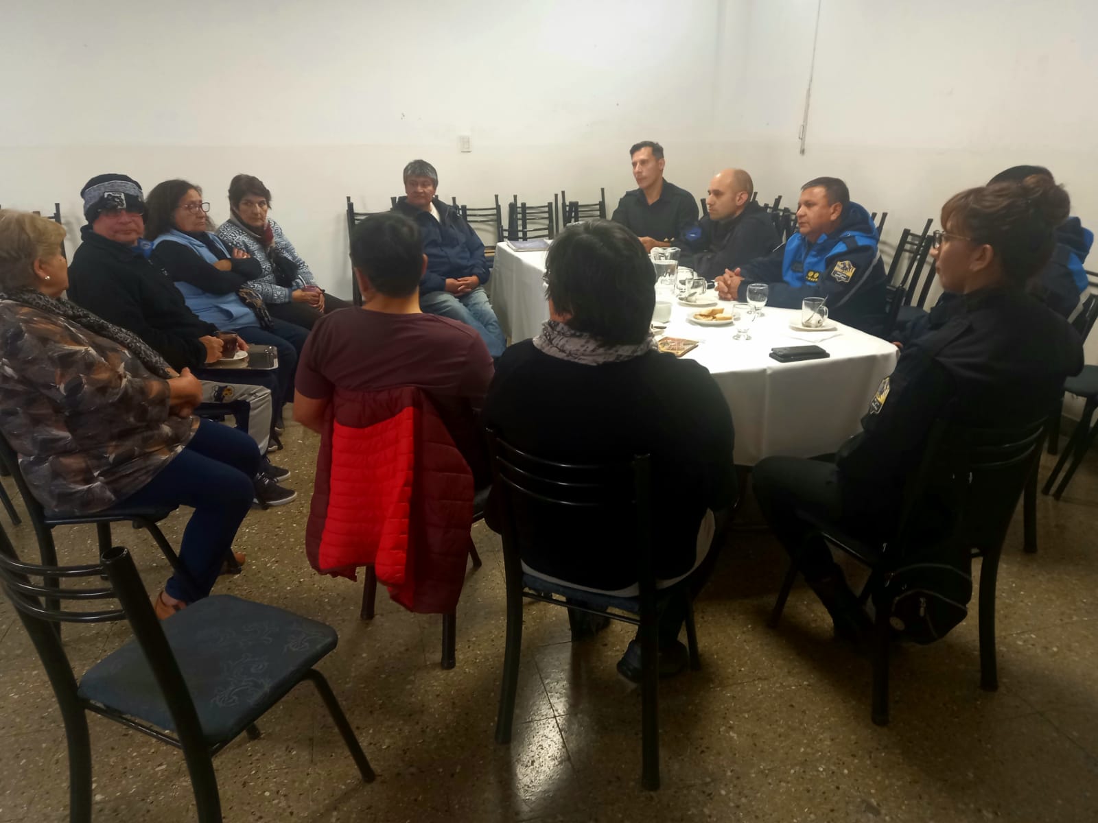 Distintos barrios se reunieron con la cúpula policial de Caleta Olivia 