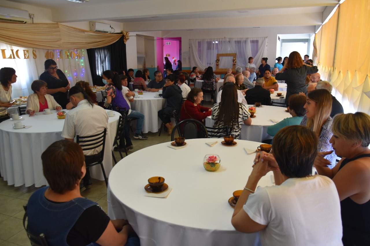 Caleta Olivia dirá presente en la Feria Internacional del Libro con El libro de Cuistóteles
