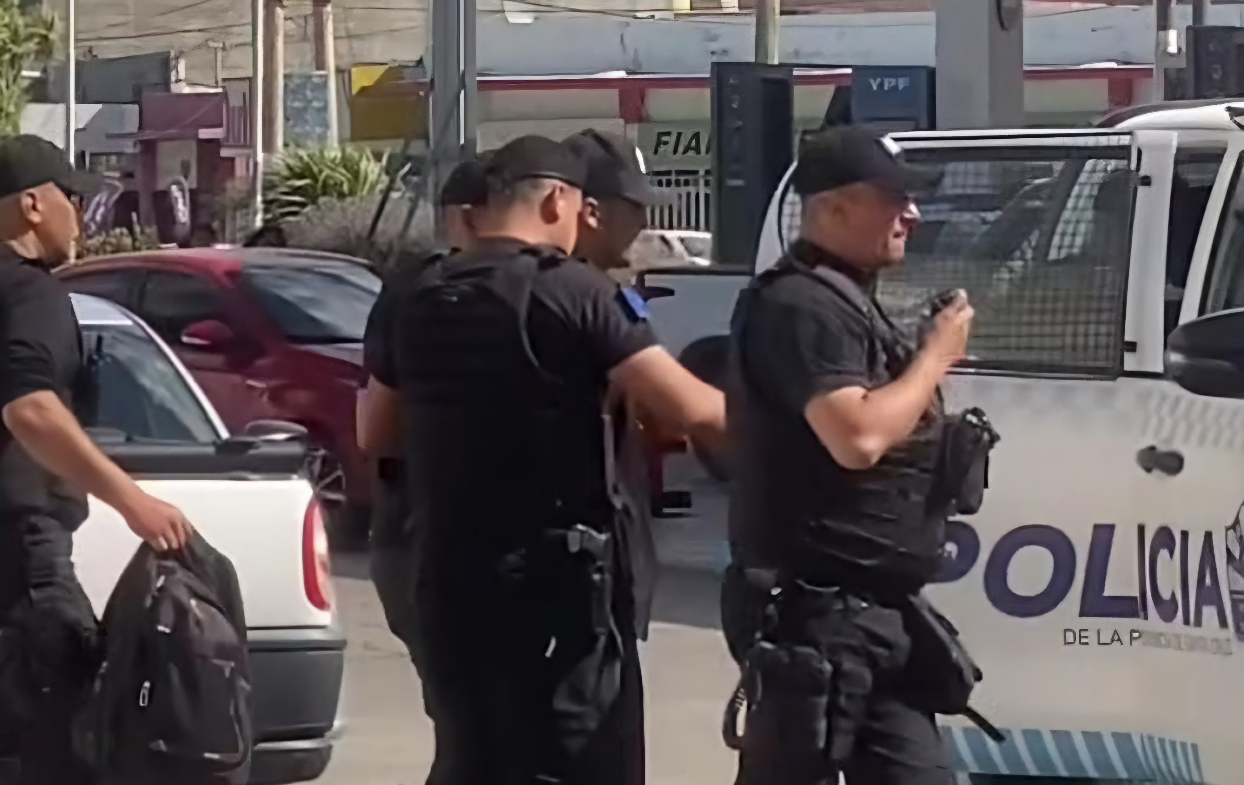 Dos jóvenes fueron aprehendidos por robo calificado en Caleta Olivia 