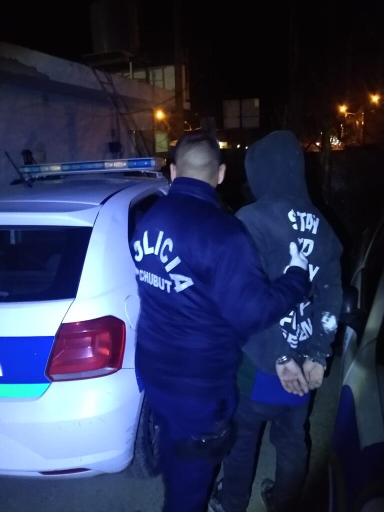 Comodoro Rivadavia: Tenía orden de captura y fue detenido tras el llamado de un vecino