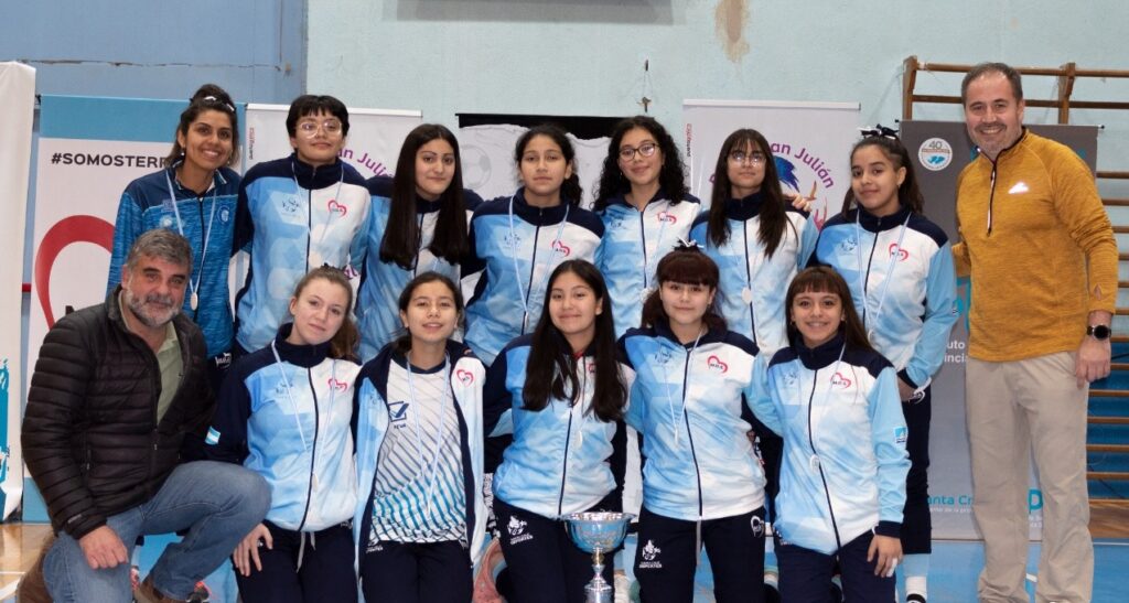 Niña caletense fue seleccionada para representar a la provincia y nadie aportó un peso para que viaje