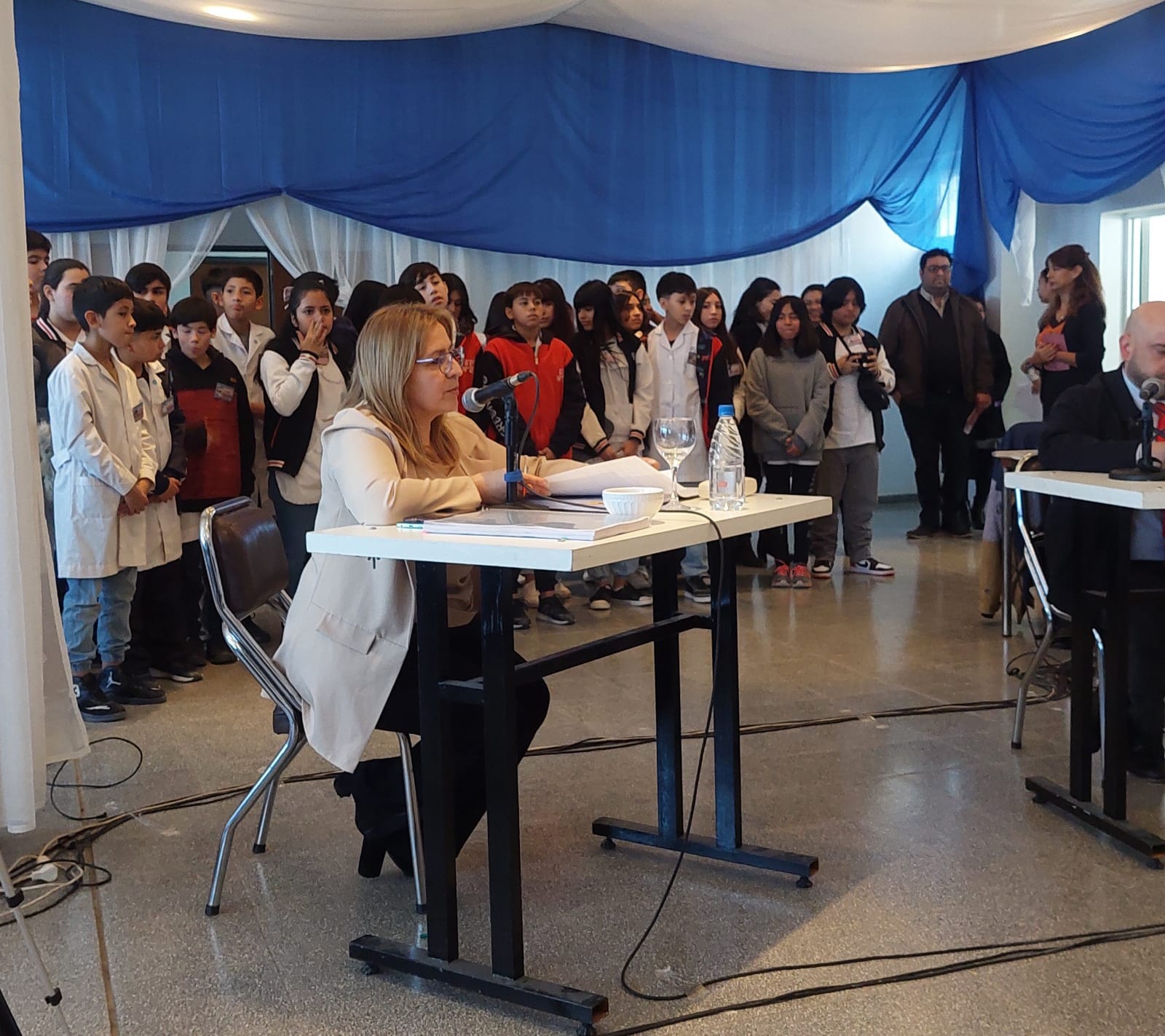 Iris Casas propone mejorar las asignaciones familiares del municipio