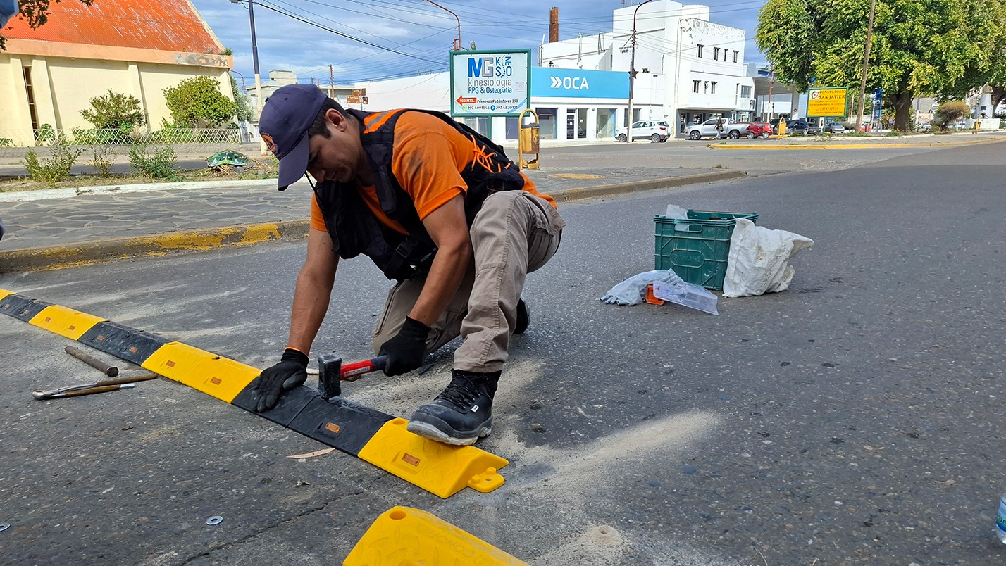 Obras: nuevo reductor de velocidad en Avenida San Martín