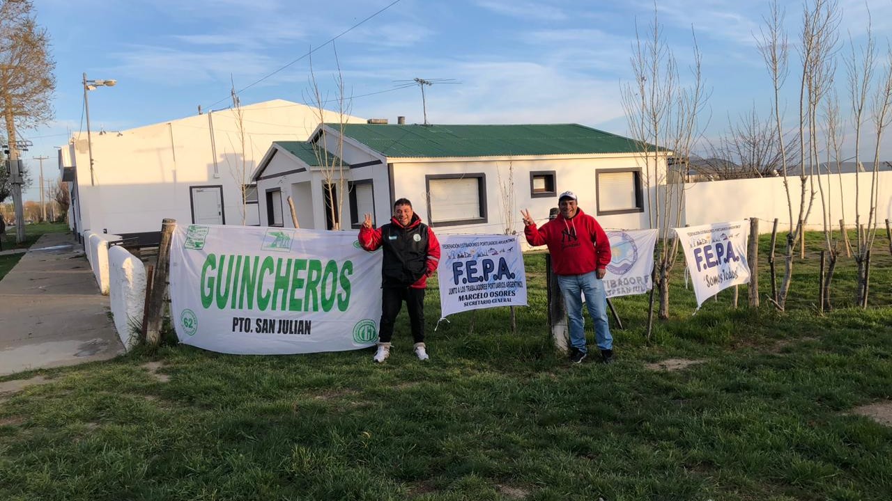 Parálisis en el puerto: Guincheros reclaman por la falta de barcos