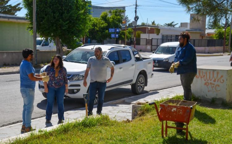 El Intendente Pablo Anabalón supervisa avances en el Complejo Polideportivo y nueva plaza de Pico Truncado