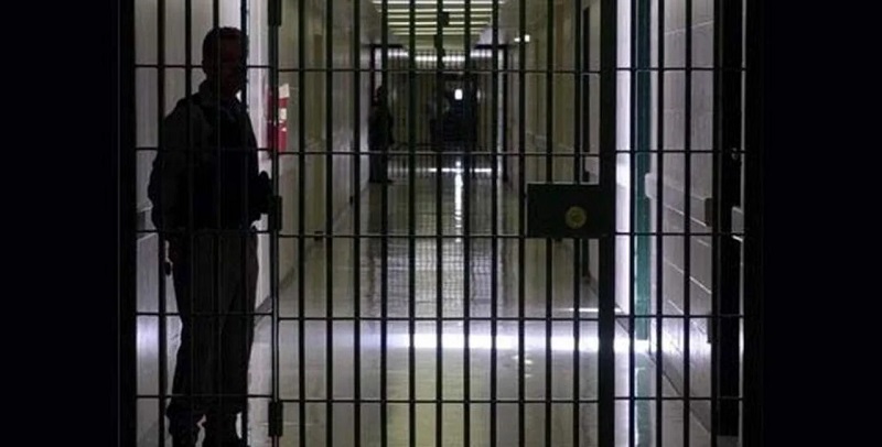Golpearon a un preso en una cárcel de Chubut: apartaron a cinco policías y les reducirán el sueldo