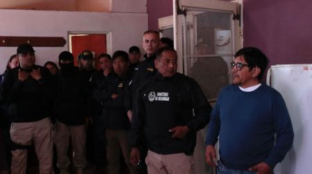 Autoridades Provinciales realizaron una recorrida en el barrio 2 de abril para fortalecer la seguridad