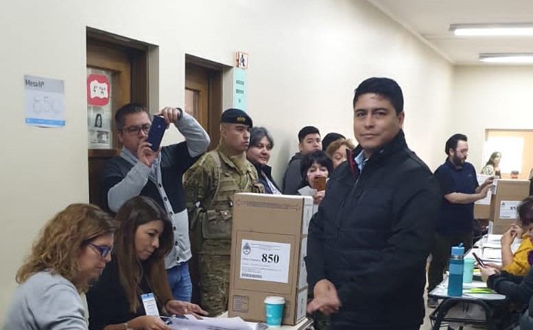 Claudio Vidal votó en Río Gallegos y espera los resultados en su bunker 
