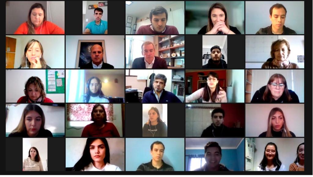 Catorce nuevos estudiantes de Chubut y Santa Cruz se suman a la Comunidad de Becarios PAE