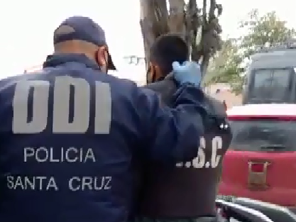 [Ahora] Perito Moreno: trasladan a imputados por robo en un Rapipago