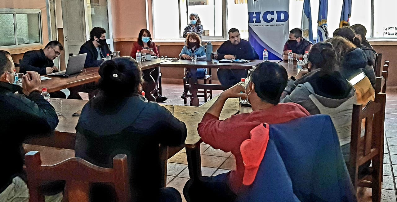 120 agentes y efectivos trabajan en la búsqueda de los dos niños y la contención de sus familias