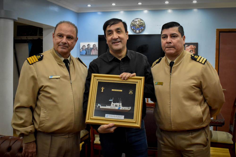Grasso recibió a autoridades de la Prefectura Naval Argentina