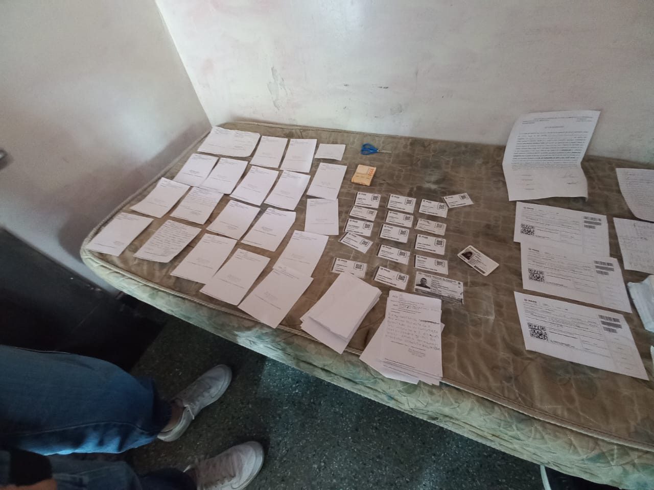 Allanamiento en Caleta Olivia: investigan venta de recetas adulteradas y narcotráfico