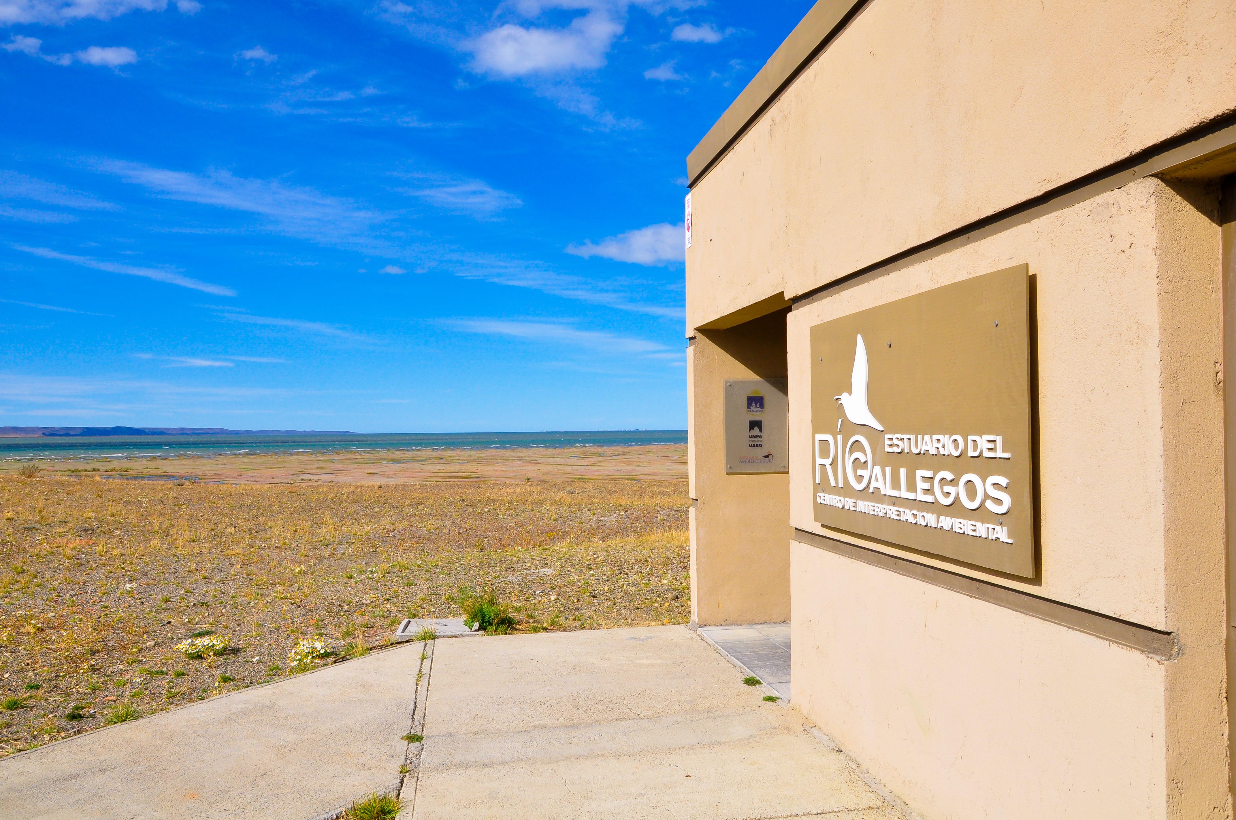 Reserva Provincial Cabo Vírgenes: naturaleza a pleno con el gran faro como testigo 