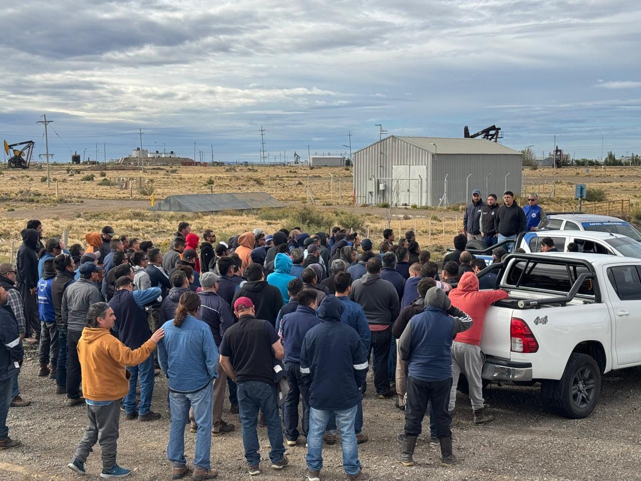 Trabajadores petroleros inician medida de fuerza por incumplimientos laborales en operadora Crown Point