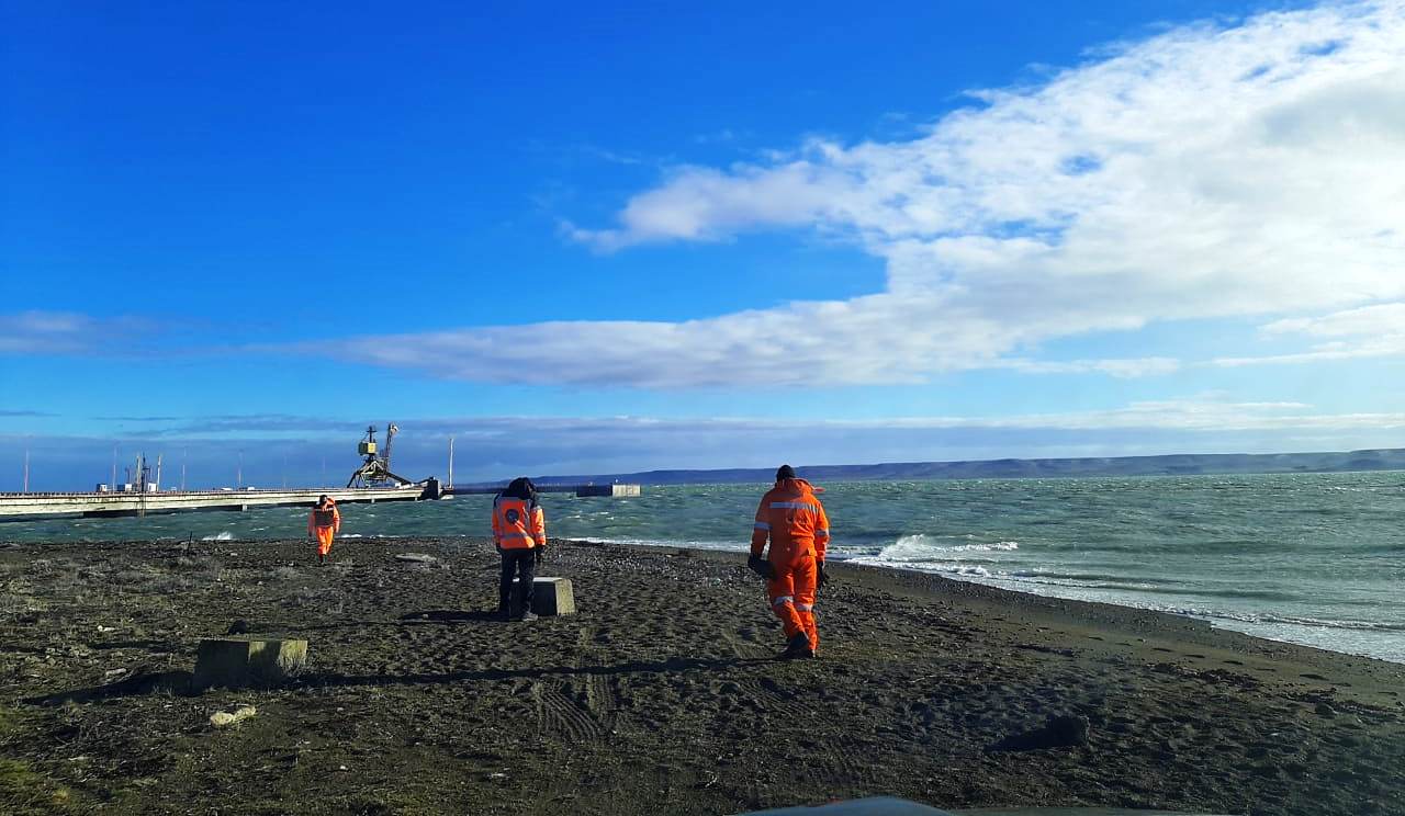 Dramático rescate en alta mar: un marinero de Puerto Deseado sufrió una grave fractura y fue evacuado por Prefectura