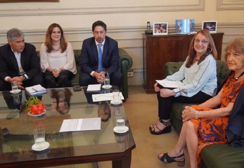 Alicia Kirchner se reunió con el ministro de Educación de la naciòn 