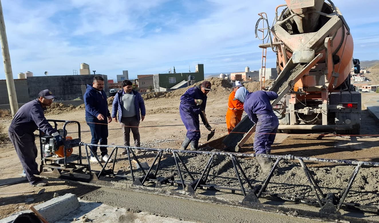 La Municipalidad concreta otro tramo de pavimento en Presidente Perón