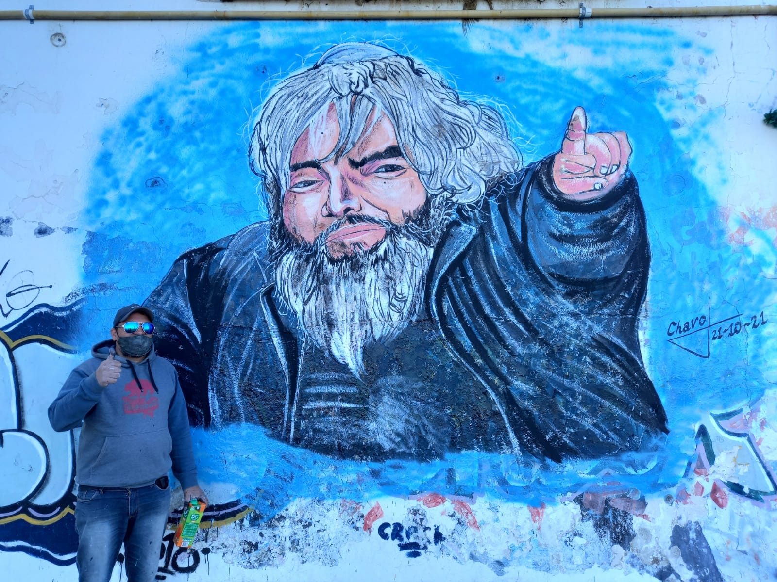 Pintaron mural homenaje a Enrique en el lugar que pasó sus últimos años