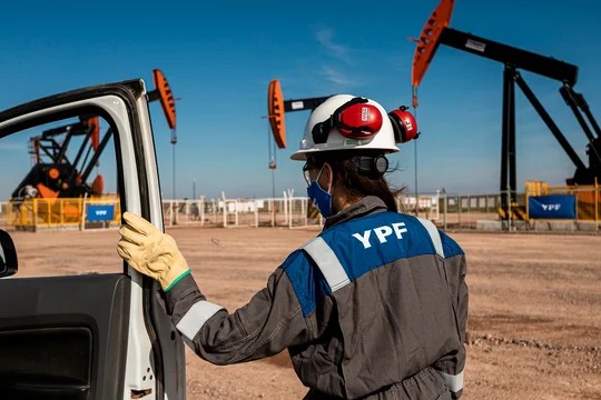 YPF acordaría un pago a Santa Cruz en concepto de reparación del pasivo ambiental